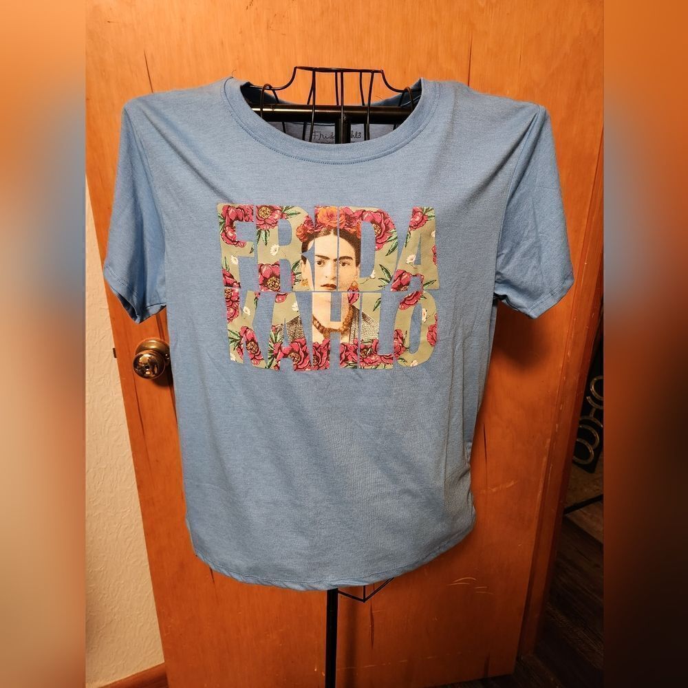 NWT Frida Kahlo Tee in Beautiful Blue Size XXL